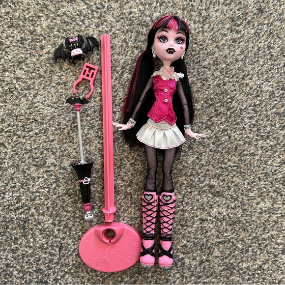 monster high Other - Monster High Draculaura 2012 “Original Favourites” Doll